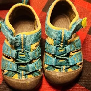 Keen Kids Aqua Blue and Yellow Sandals Size Toddler 6